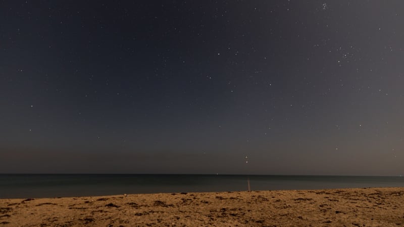 Noční můra na pláži: Ochranka v chorvatském hotelu napadla turisty. Bila je obušky a kopala